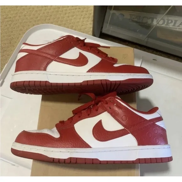 Nike Dunk Low Red White 2010 St Johns Nike Nike Dunk Low White Varsity Red 2010 St Johns | umc  main image 3